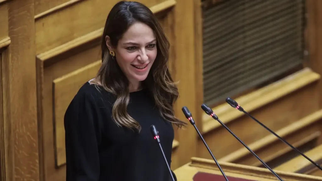 Νέο επίδομα σε δημόσιους λειτουργούς που μετακινούνται εκτός αστικού ιστού ανακοίνωσε η Δόμνα Μιχαηλίδου